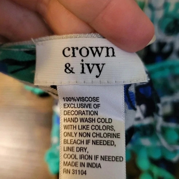 Crown & Ivy scarf in a beautiful teal and blue blend One size fit Elephant Print - Picture 4 of 4